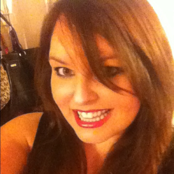 Meet your Posher, Kristen - Picture 2 of 2